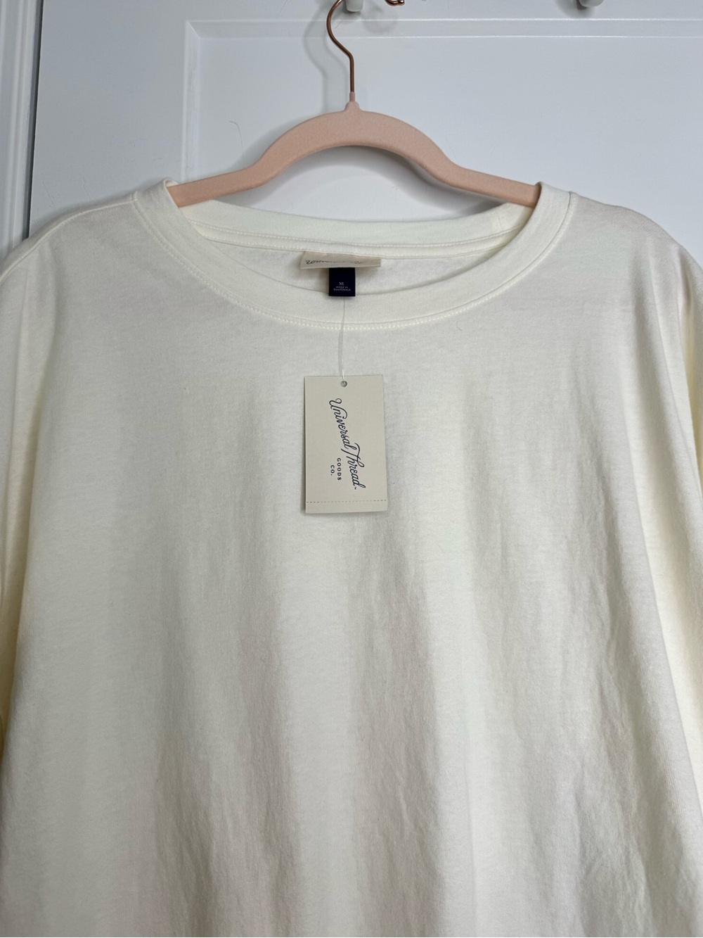 Universal Threads Ivory Oversized Cropped Top - Picture 3 of 6